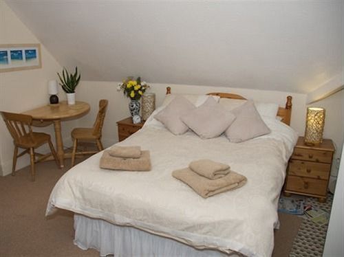 Harlequin Guest House With Parking Weymouth Exterior photo